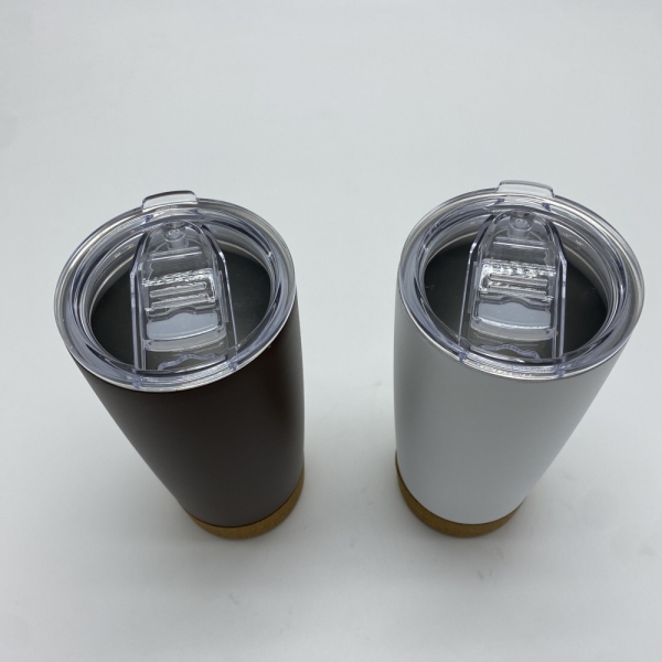 Vacuum flask with Recycled Cork base