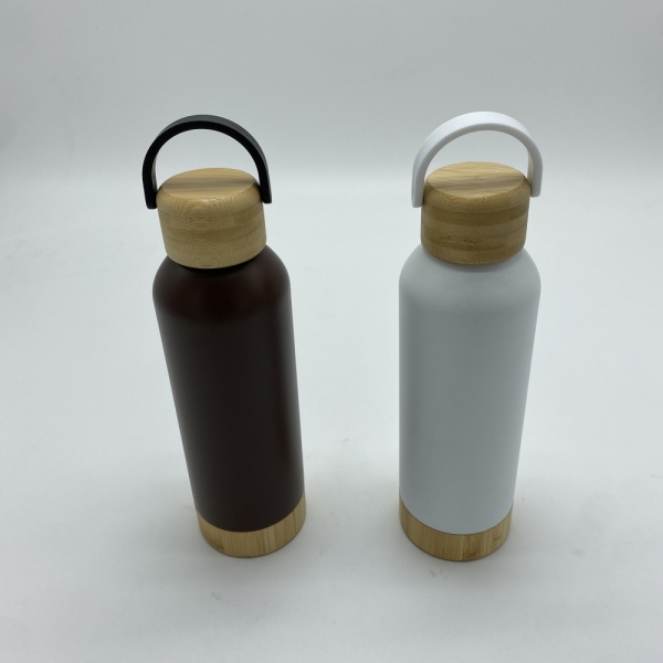 Vacuum water bottle with Bamboo lid