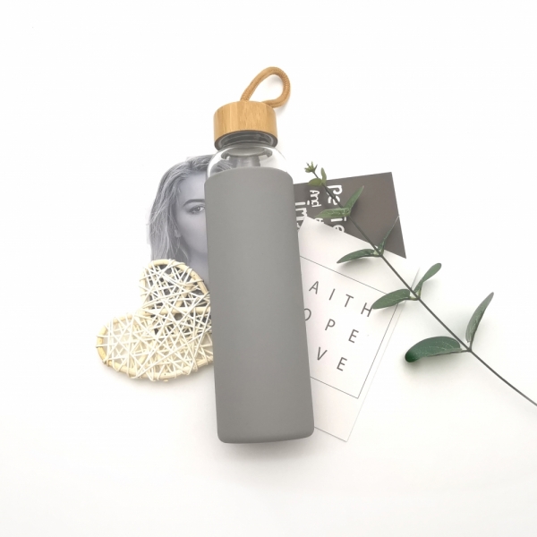 Glass water bottle with Silicon sleeve and Bamboo lid 