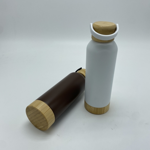 Vacuum water bottle with Bamboo lid